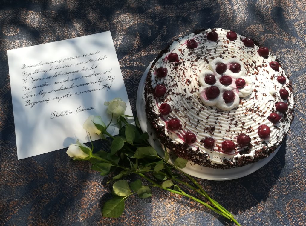 tort z wiśniami, tort z czereśniami, torty i ciasta le cordon bleu, torty na przyjęcia, tort na urodziny, tort na specjalne okazje, jak wykorzystać wiśnie, sprawdzone przepisy na torty